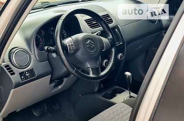Хэтчбек Suzuki SX4 2011 в 