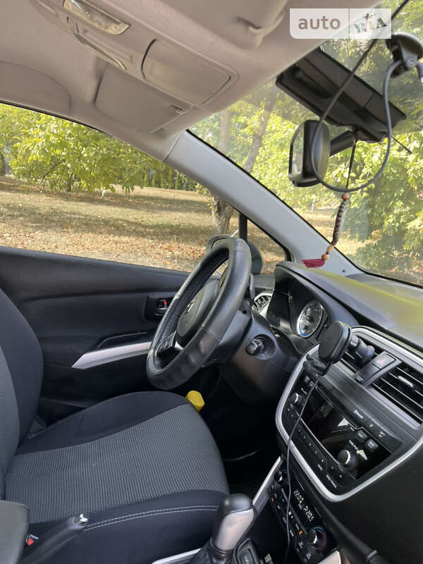 Внедорожник / Кроссовер Suzuki SX4 2014 в Черкассах