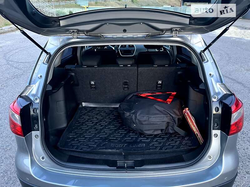 Позашляховик / Кросовер Suzuki SX4 2014 в Харкові