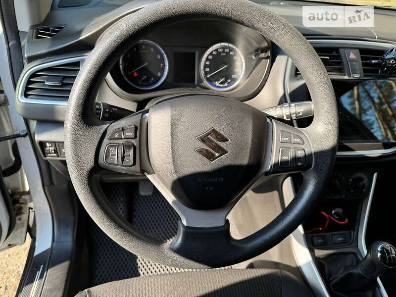 Внедорожник / Кроссовер Suzuki SX4 2019 в Киеве