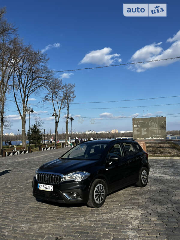 Внедорожник / Кроссовер Suzuki SX4 2017 в Киеве