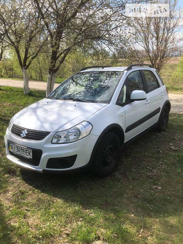 Внедорожник / Кроссовер Suzuki SX4 2014 в Киеве