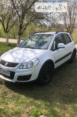 Внедорожник / Кроссовер Suzuki SX4 2014 в Киеве