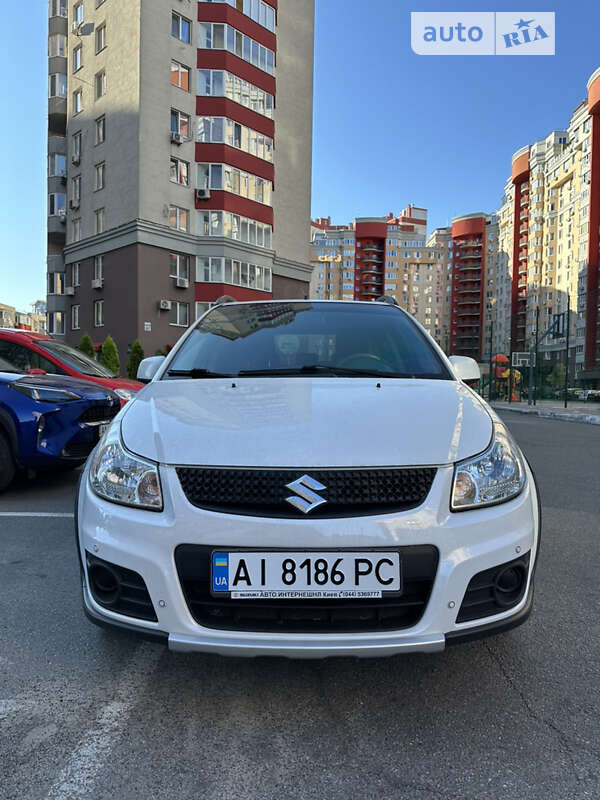 Позашляховик / Кросовер Suzuki SX4 2013 в Києві