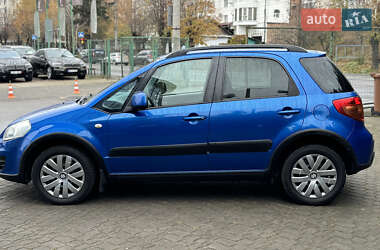 Внедорожник / Кроссовер Suzuki SX4 2012 в Черновцах