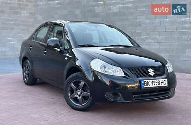 Седан Suzuki SX4 2010 в Рівному