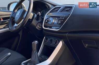 Внедорожник / Кроссовер Suzuki SX4 2016 в 
