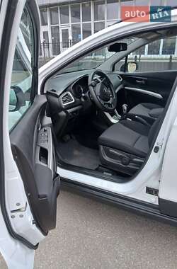 Внедорожник / Кроссовер Suzuki SX4 2014 в 