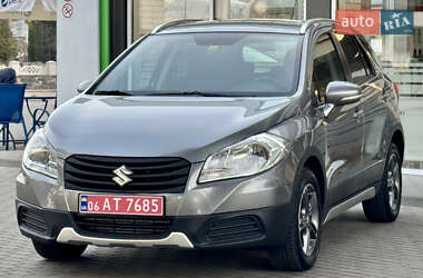 Внедорожник / Кроссовер Suzuki SX4 2016 в 