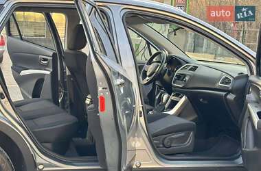 Внедорожник / Кроссовер Suzuki SX4 2016 в 