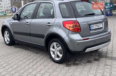 Внедорожник / Кроссовер Suzuki SX4 2013 в 