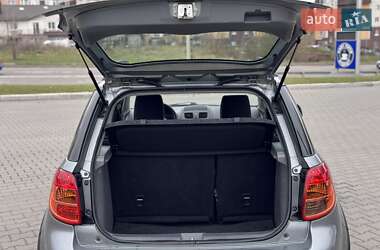 Внедорожник / Кроссовер Suzuki SX4 2013 в 