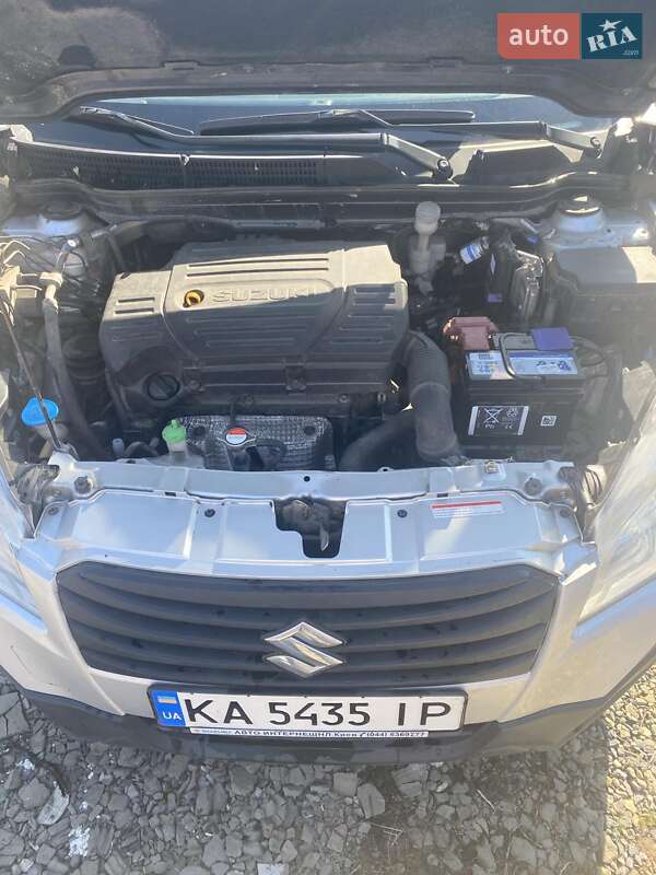 Позашляховик / Кросовер Suzuki SX4 2014 в Києві