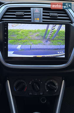 Позашляховик / Кросовер Suzuki SX4 2021 в 