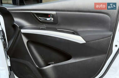 Позашляховик / Кросовер Suzuki SX4 2021 в 