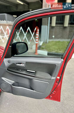 Внедорожник / Кроссовер Suzuki SX4 2011 в 