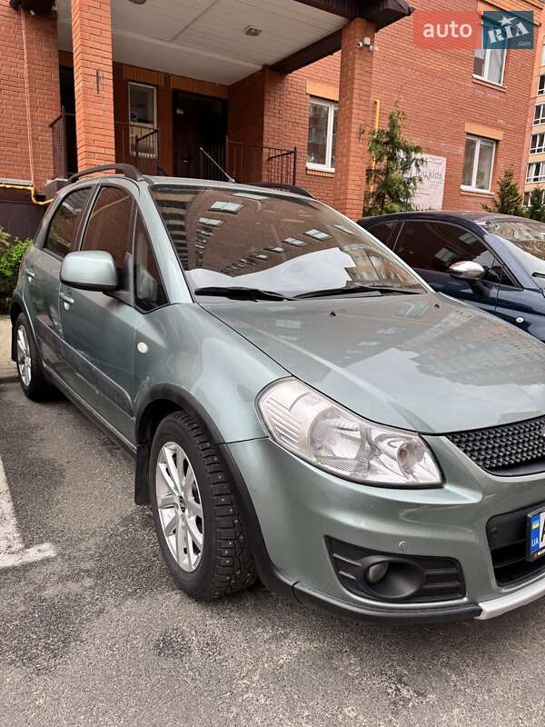 Внедорожник / Кроссовер Suzuki SX4 2012 в 