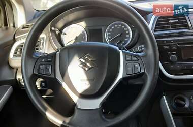 Позашляховик / Кросовер Suzuki SX4 2017 в 