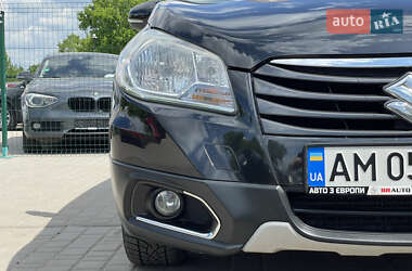 Внедорожник / Кроссовер Suzuki SX4 2015 в 