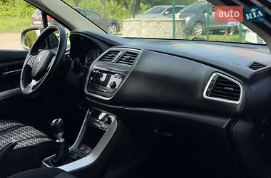 Внедорожник / Кроссовер Suzuki SX4 2015 в 