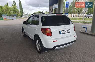 Позашляховик / Кросовер Suzuki SX4 2012 в 