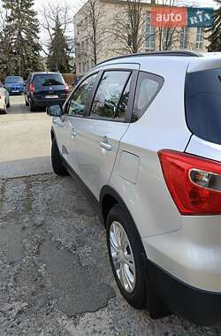 Позашляховик / Кросовер Suzuki SX4 2021 в 