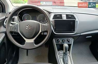 Позашляховик / Кросовер Suzuki SX4 2021 в 