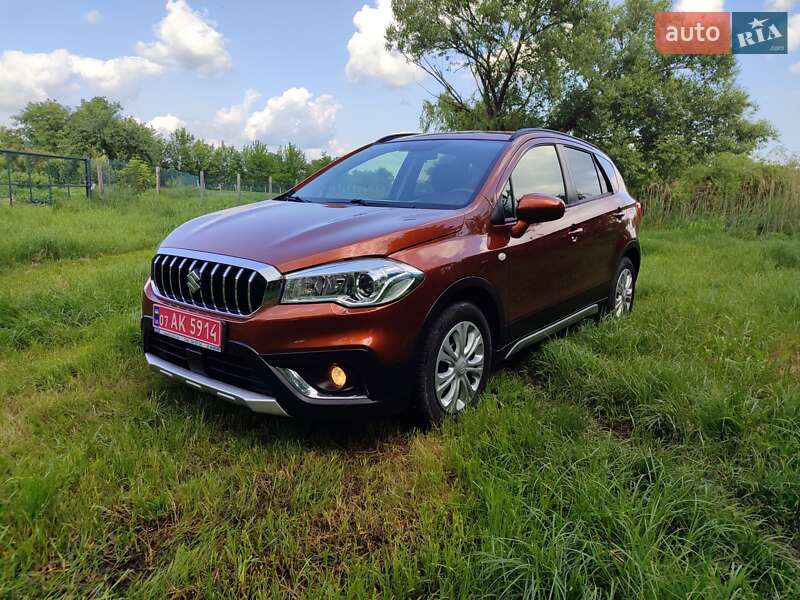 Внедорожник / Кроссовер Suzuki SX4 2018 в 