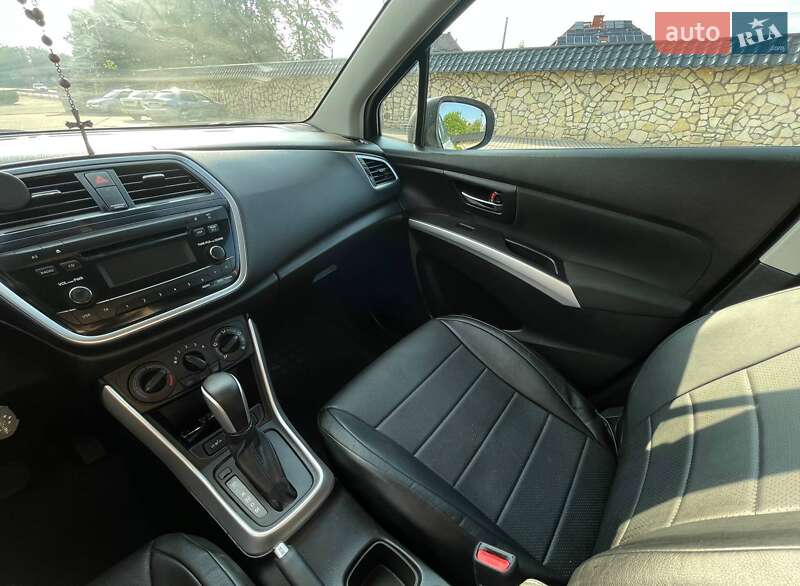 Внедорожник / Кроссовер Suzuki SX4 2020 в Львове