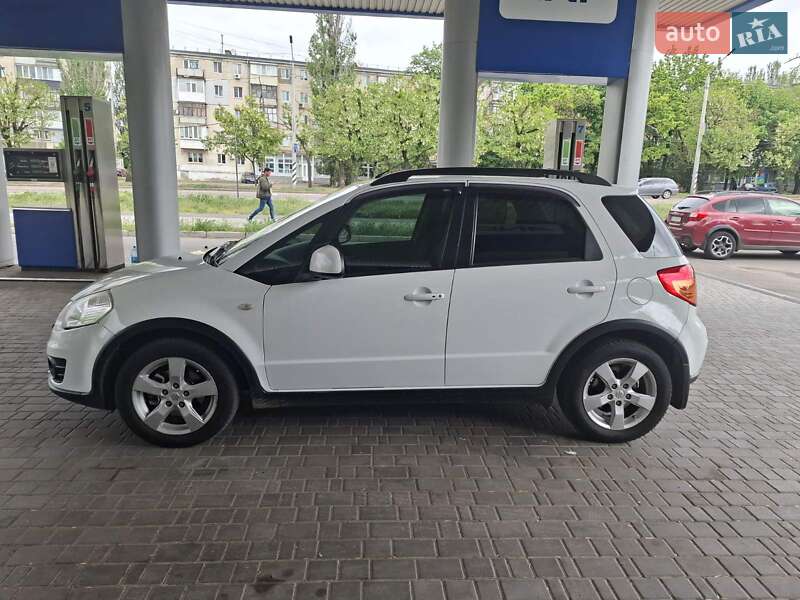 Внедорожник / Кроссовер Suzuki SX4 2012 в Николаеве