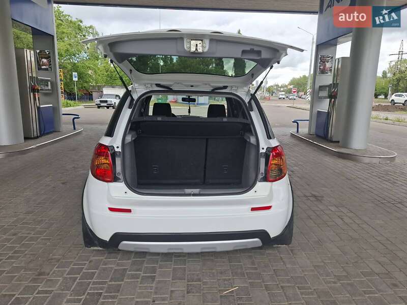 Внедорожник / Кроссовер Suzuki SX4 2012 в Николаеве