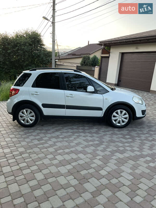 Позашляховик / Кросовер Suzuki SX4 2011 в Харкові