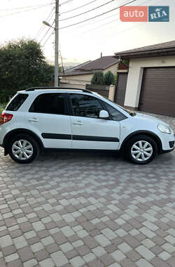 Внедорожник / Кроссовер Suzuki SX4 2011 в 