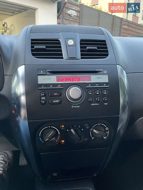 Позашляховик / Кросовер Suzuki SX4 2011 в Харкові