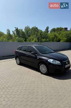 Внедорожник / Кроссовер Suzuki SX4 2015 в Киеве