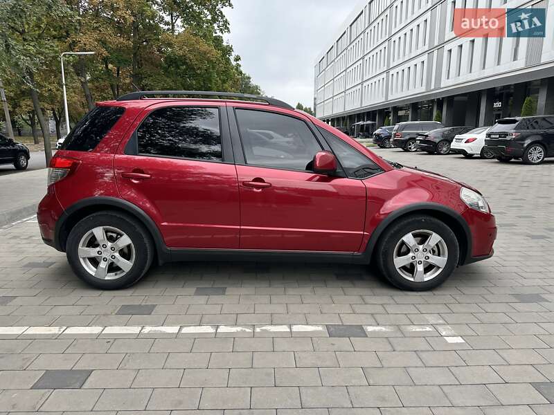 Позашляховик / Кросовер Suzuki SX4 2012 в Дніпрі