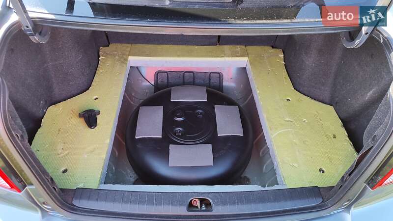 Седан Suzuki SX4 2008 в Львові