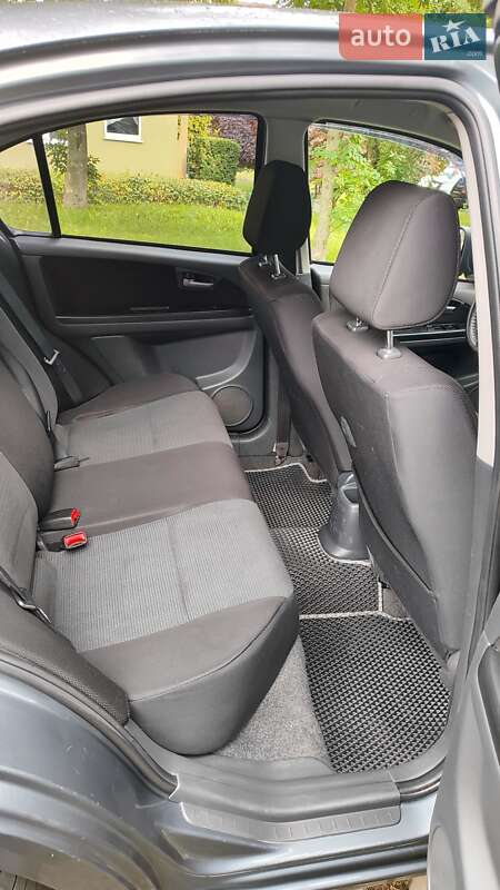 Седан Suzuki SX4 2008 в Львові