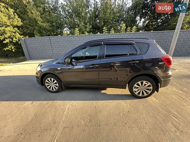 Внедорожник / Кроссовер Suzuki SX4 2014 в Черкассах фото 4 Внедорожник / Кроссовер Suzuki SX4 2014 в Черкассах