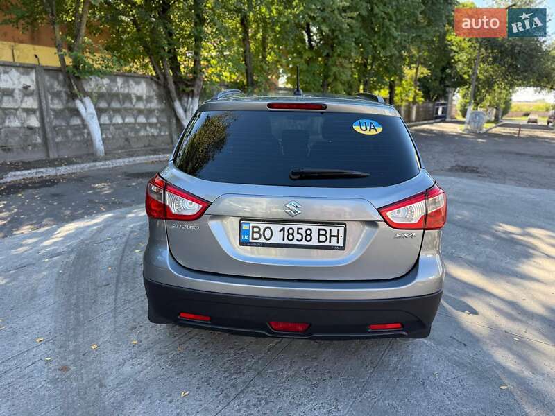 Позашляховик / Кросовер Suzuki SX4 2015 в Рівному