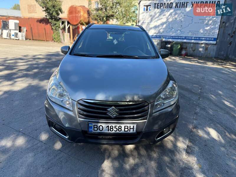 Позашляховик / Кросовер Suzuki SX4 2015 в Рівному