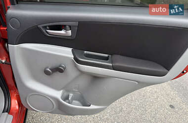 Внедорожник / Кроссовер Suzuki SX4 2012 в 