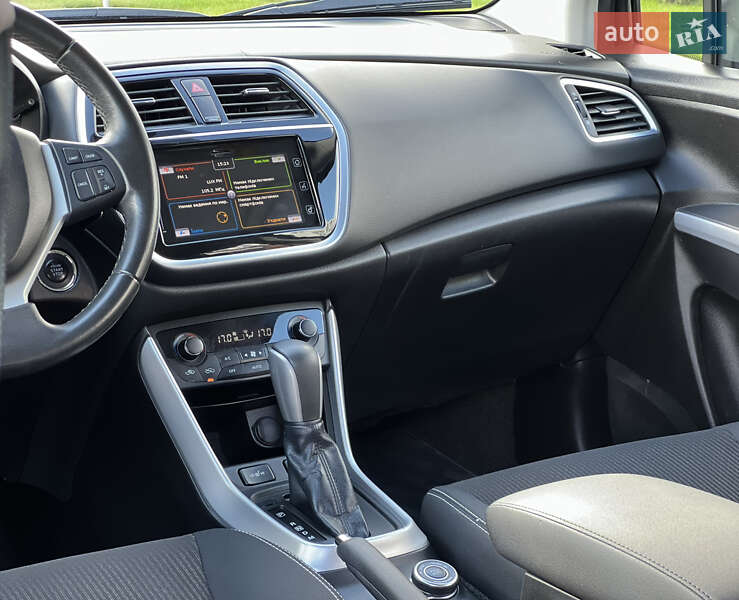 Внедорожник / Кроссовер Suzuki SX4 2017 в Ужгороде фото 42 Внедорожник / Кроссовер Suzuki SX4 2017 в Ужгороде