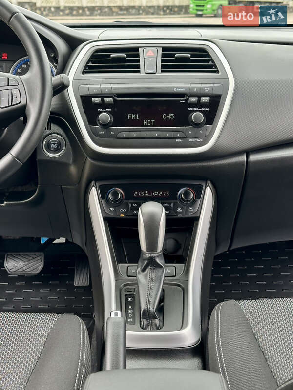 Позашляховик / Кросовер Suzuki SX4 2014 в Житомирі
