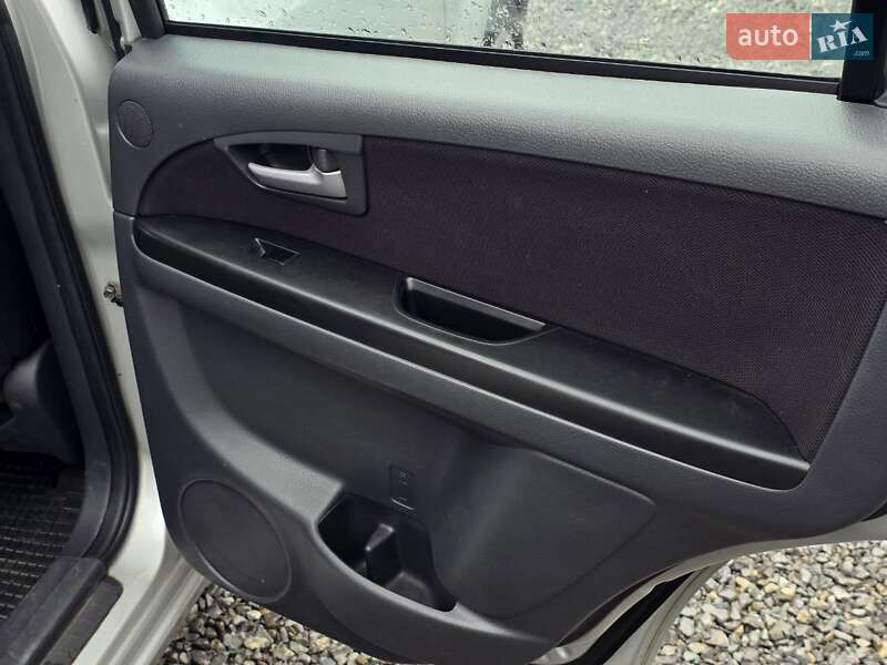 Седан Suzuki SX4 2009 в Тернополе