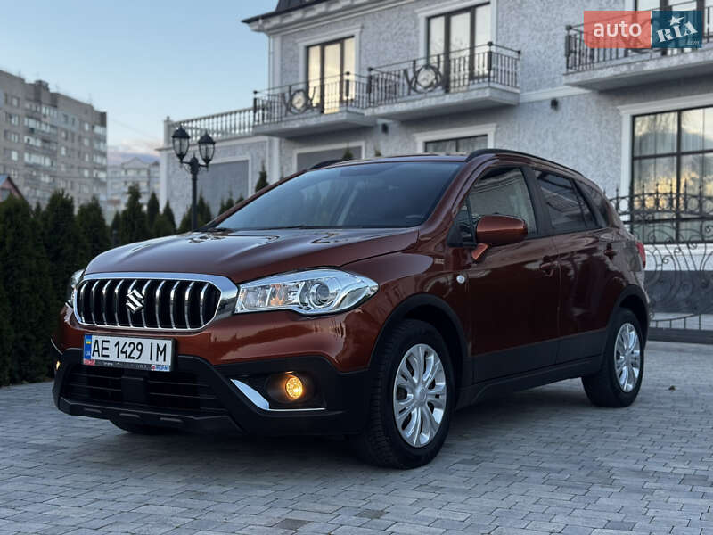 Внедорожник / Кроссовер Suzuki SX4 2017 в Киеве