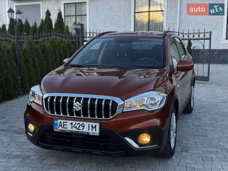 Внедорожник / Кроссовер Suzuki SX4 2017 в Киеве