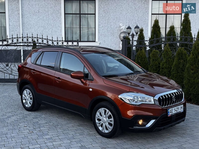 Внедорожник / Кроссовер Suzuki SX4 2017 в Киеве