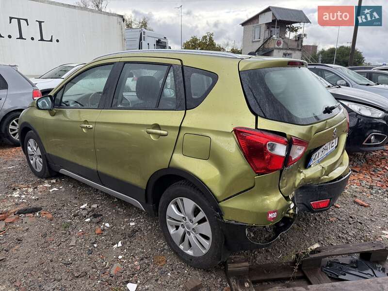 Внедорожник / Кроссовер Suzuki SX4 2015 в Киеве