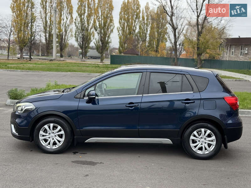 Внедорожник / Кроссовер Suzuki SX4 2017 в Харькове